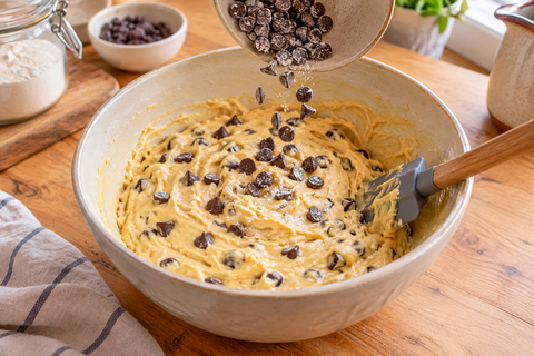 Come non far affondare le gocce di cioccolato nei dolci: il trucco facile che funziona anche in friggitrice ad aria preview
