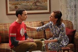 Laurie Metcalf nel ruolo della madre di Sheldon 
