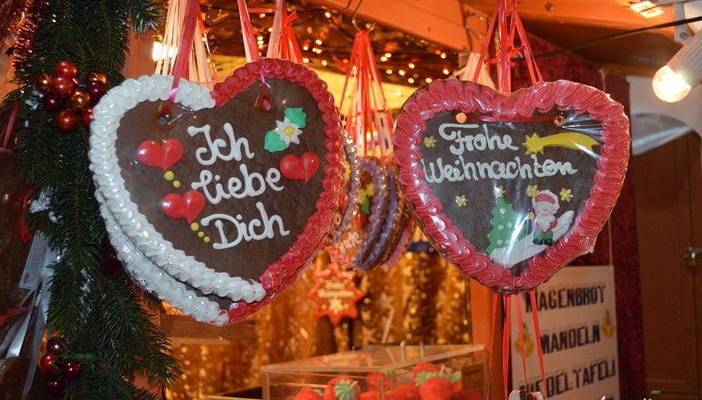 mercatino-natale-stazione-zurigo-2.jpg