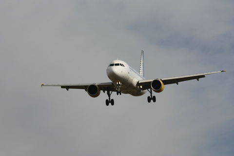 Bagaglio a mano Vueling: peso, dimensioni e regole aggiornate preview