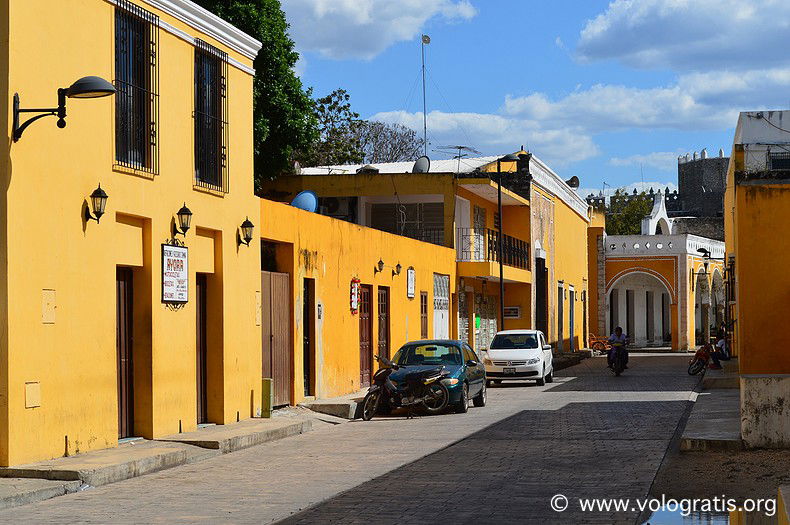 foto messico case gialle izamal