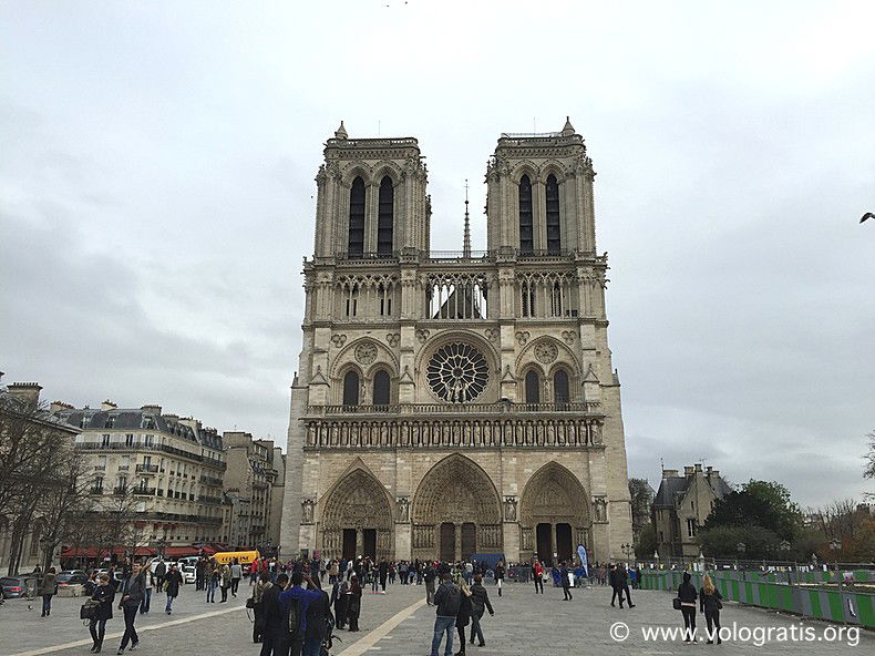 foto parigi notre dame