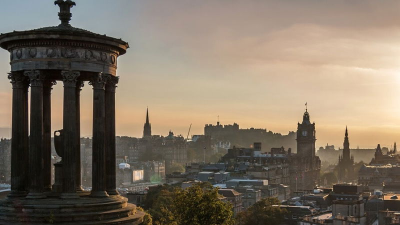 voli low cost per edimburgo