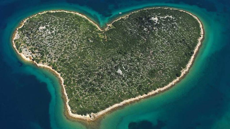 isola forma cuore croazia