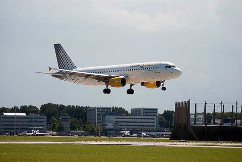 Come contattare Vueling: modalità e costi preview