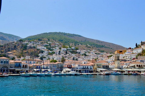 Hydra: cosa vedere, spiagge e consigli per visitare l’isola senza auto vicino Atene preview