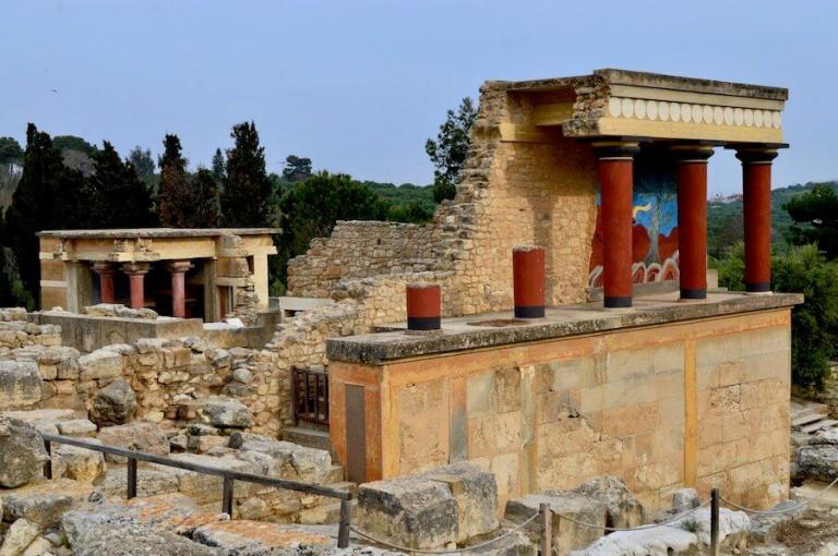 Palazzo di Cnosso: fascino senza tempo del mito del Minotauro