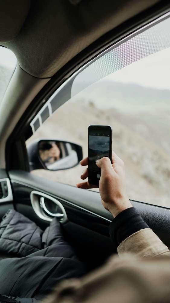 Come sconfiggere la cinetosi quando viaggi in auto o in treno e usi l’iPhone article-post
