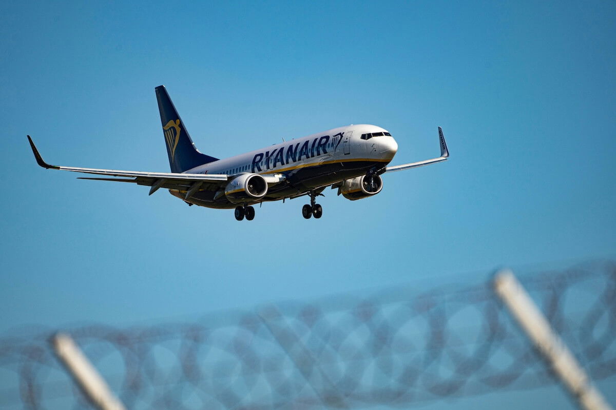 Ryanair aumenta le misure del bagaglio a mano gratuito: ecco cosa cambia da agosto 2025 article-post