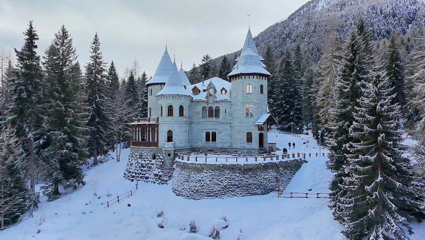 Castel Savoia a Gressoney: il castello delle fiabe che non ti aspetti in Valle d’Aosta preview