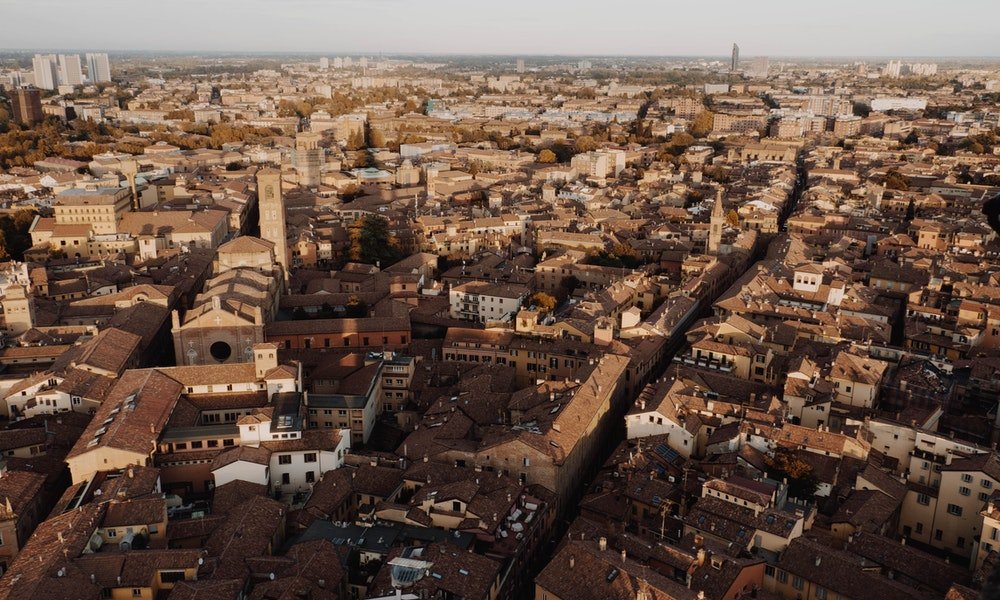 Autonoleggio a Bologna: Itinerario nei dintorni della città