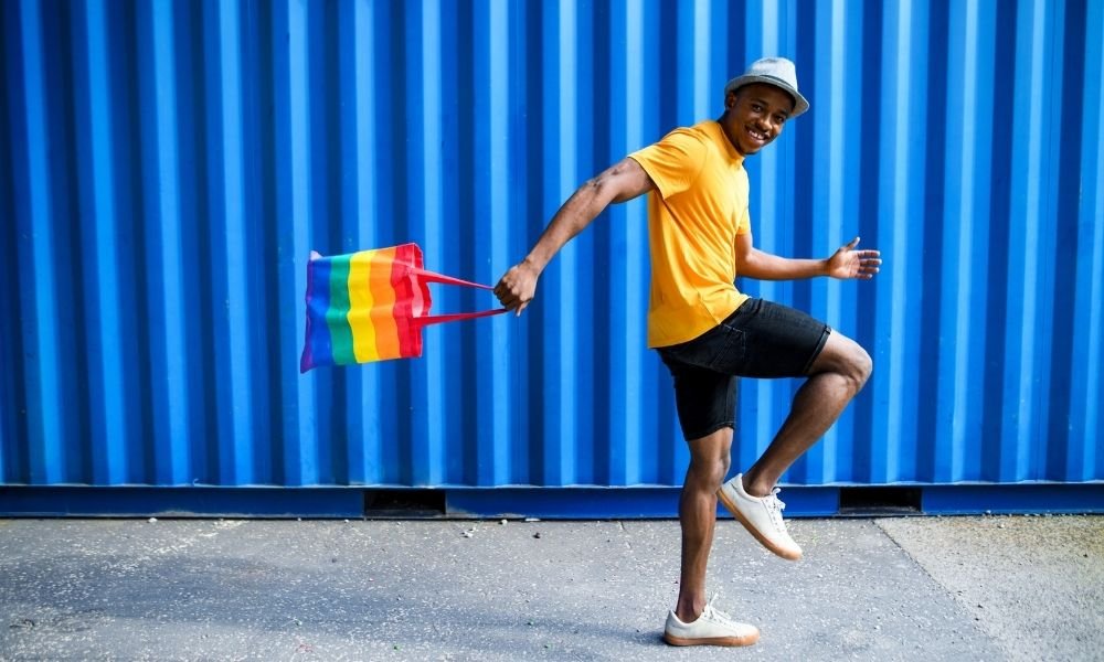 Accessori e vestiti arcobaleno da indossare nel mese del Pride, ma anche tutto l’anno!