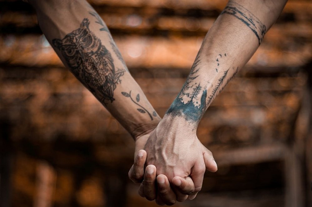 Tatuaggi gay: la storia segreta dei gay tattoo e il significato nascosto di ogni simbolo