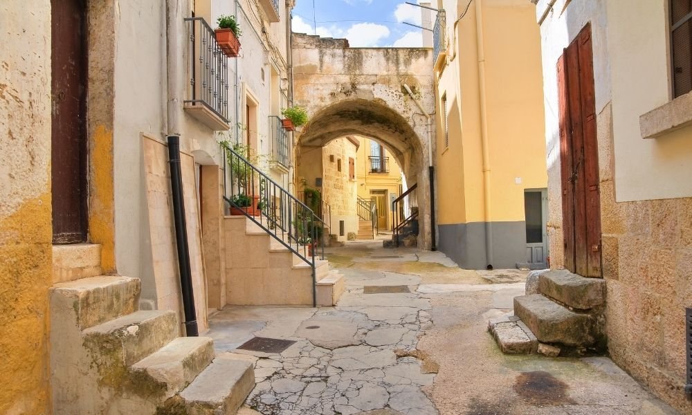 Altamura (Puglia): Cosa vedere, dove mangiare e dove dormire nella città del pane e della preistoria