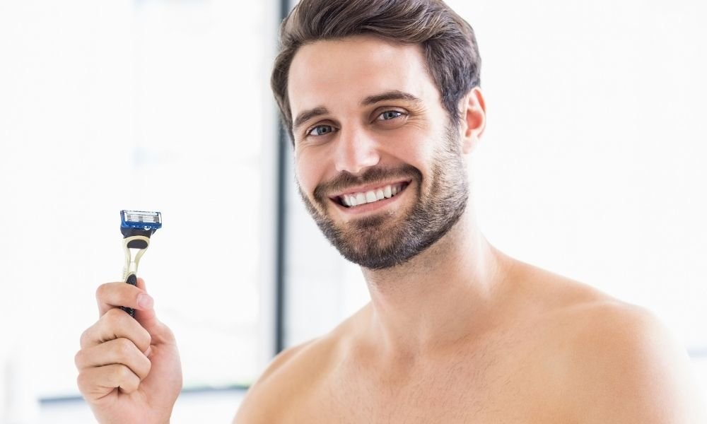 Depilazione uomo genitali: Come depilarsi le parti intime uomo, passaggi e consigli per come radersi i testicoli