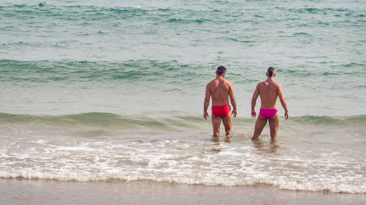 Spiagge gay nel Lazio e Roma: Tutte le spiagge nudiste ed LGBTQ+ friendly dove andare