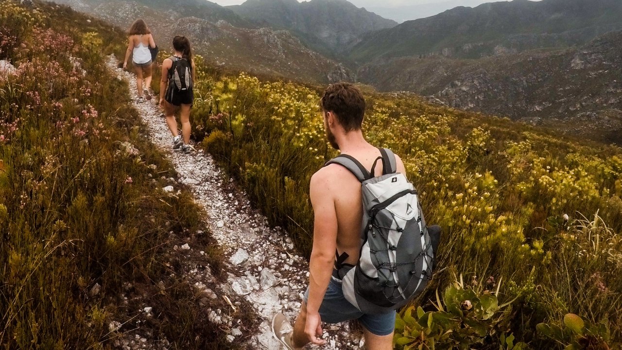 Zaino da trekking 20 litri: Guida ai migliori zaini da escursione 20/30 litri e recensioni