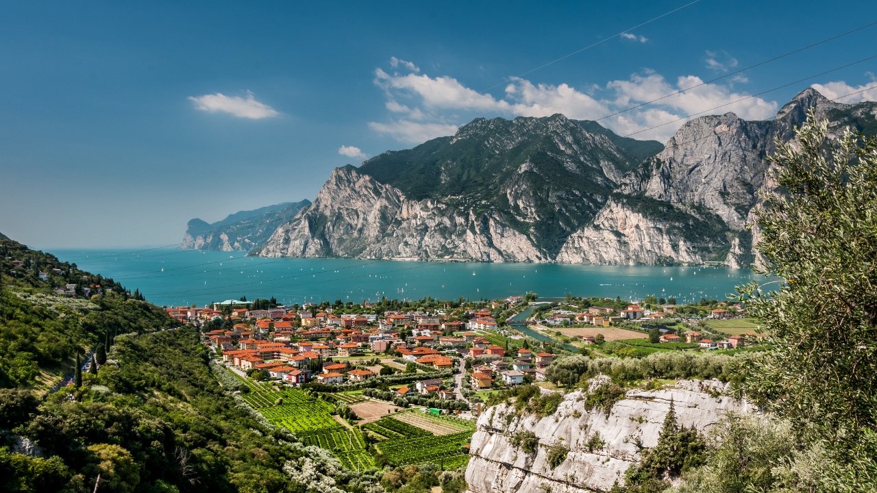 Dormire sul Lago di Garda: I migliori borghi, zone e hotel sul Lago di Garda
