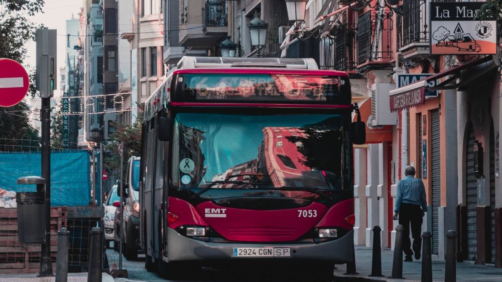 Come muoversi a Valencia: Metro, bus e altri mezzi di trasporto