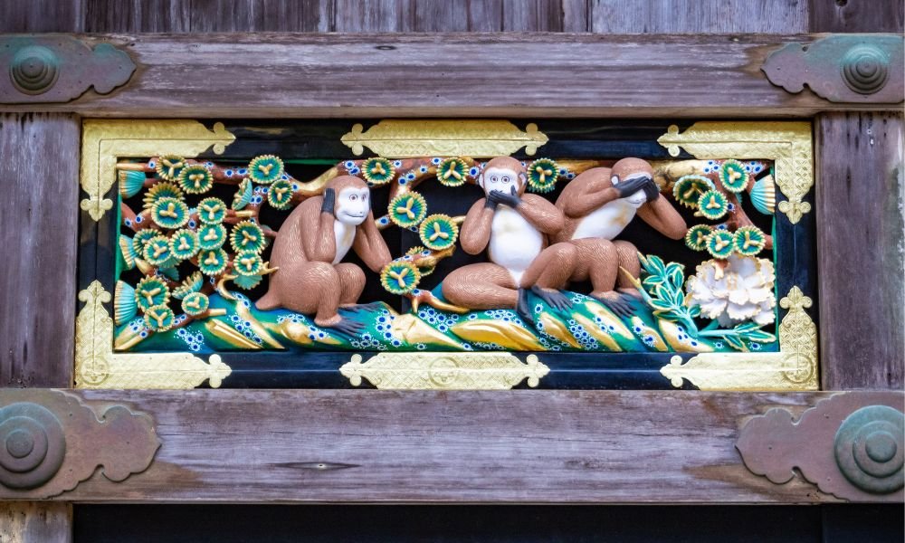 le-scimmie-non-vedo-non-sento-non-parlo-del-tempio-Santuario-Tōshoo-gu-di-nikko-itinerario-giappone