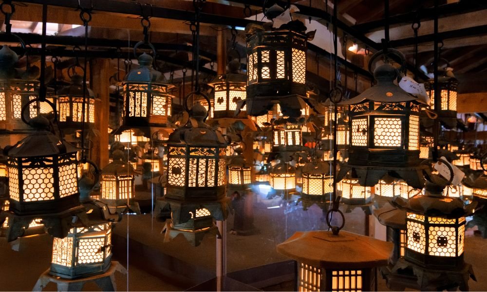 le-lanterne-del-Kasuga-Taisha-a-nara-cosa-vedere-itineraio-di-viaggio-in-giappone