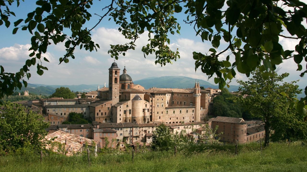 Cosa vedere a Urbino: Itinerario alla scoperta della città natale di Raffaello