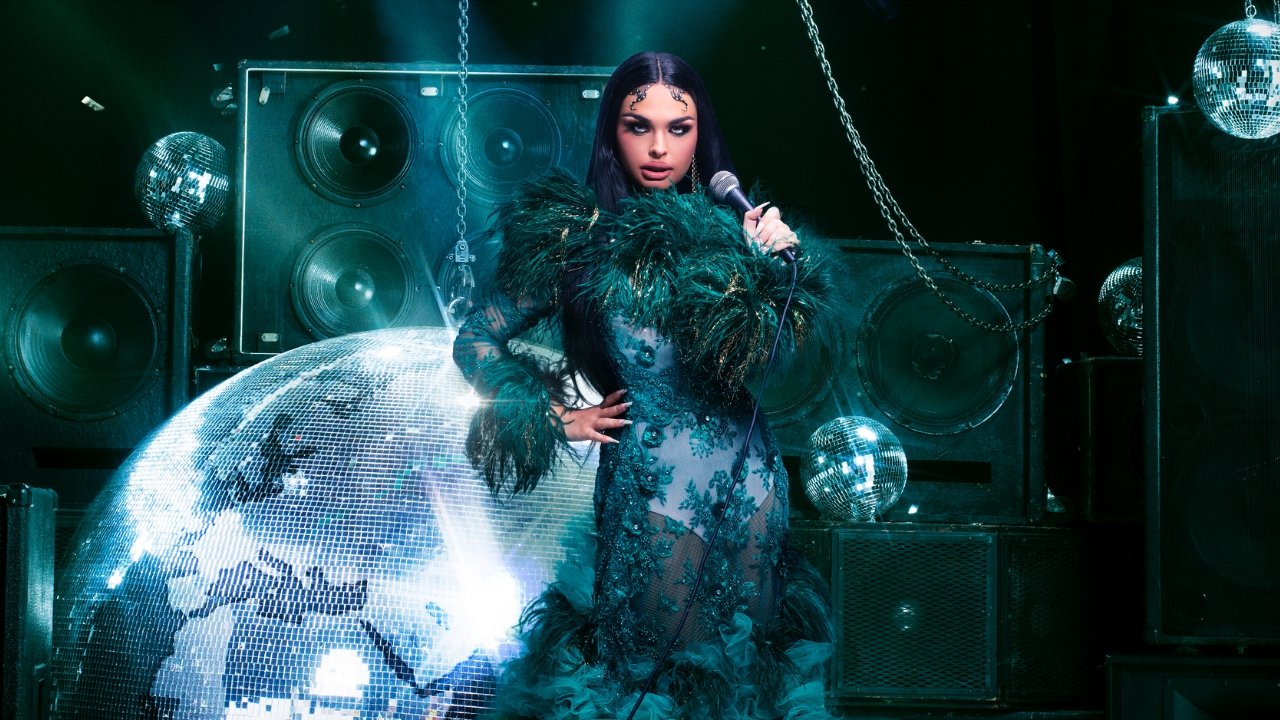 Aura Eternal di Queen of the Universe: “Vorrei essere la prima drag queen italiana a partecipare a Sanremo”