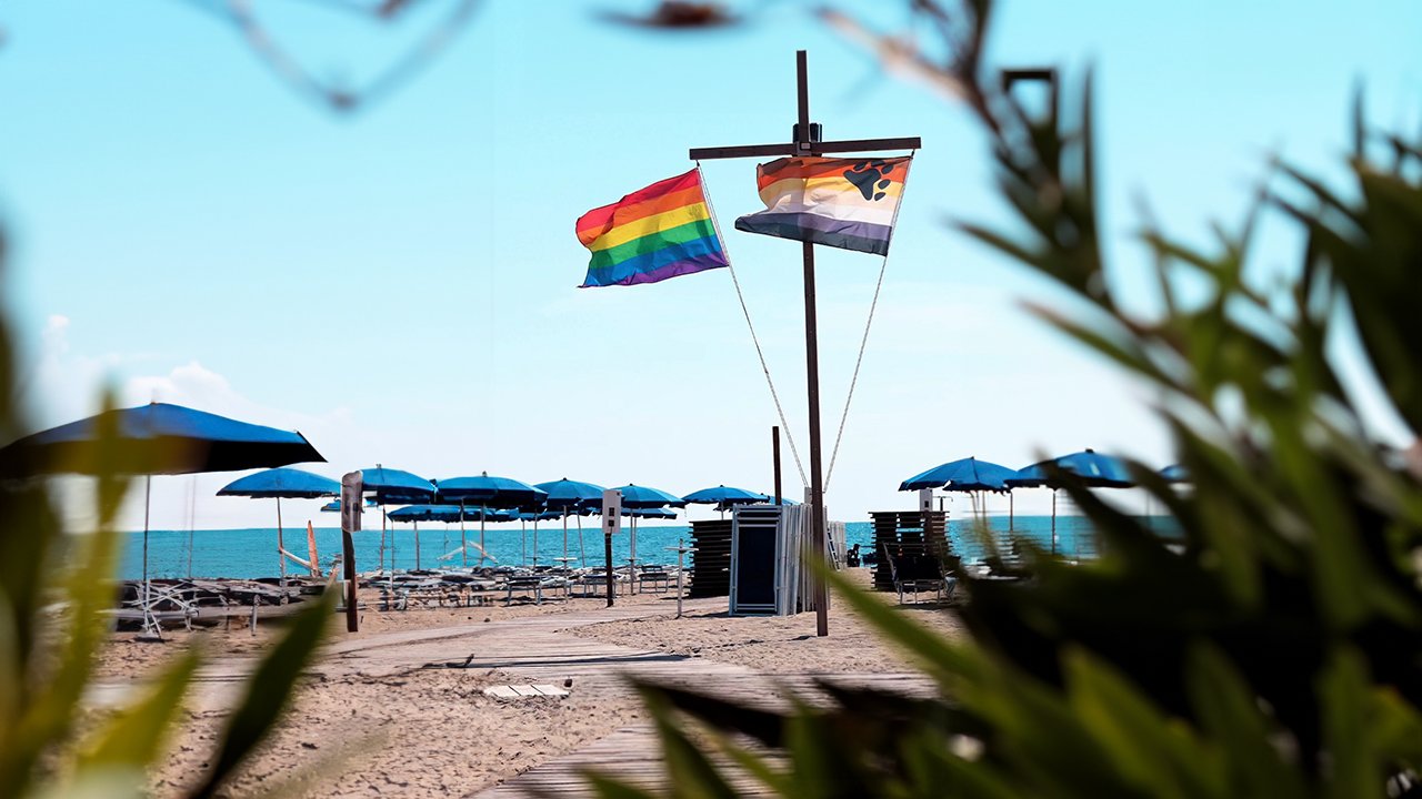 Spiagge gay Torre del Lago (Versilia): Tutte le spiagge nudiste ed LGBTQ+ friendly dove andare