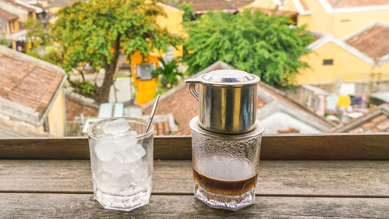 Guida ai caffè di Hanoi: 13 indirizzi imperdibili!