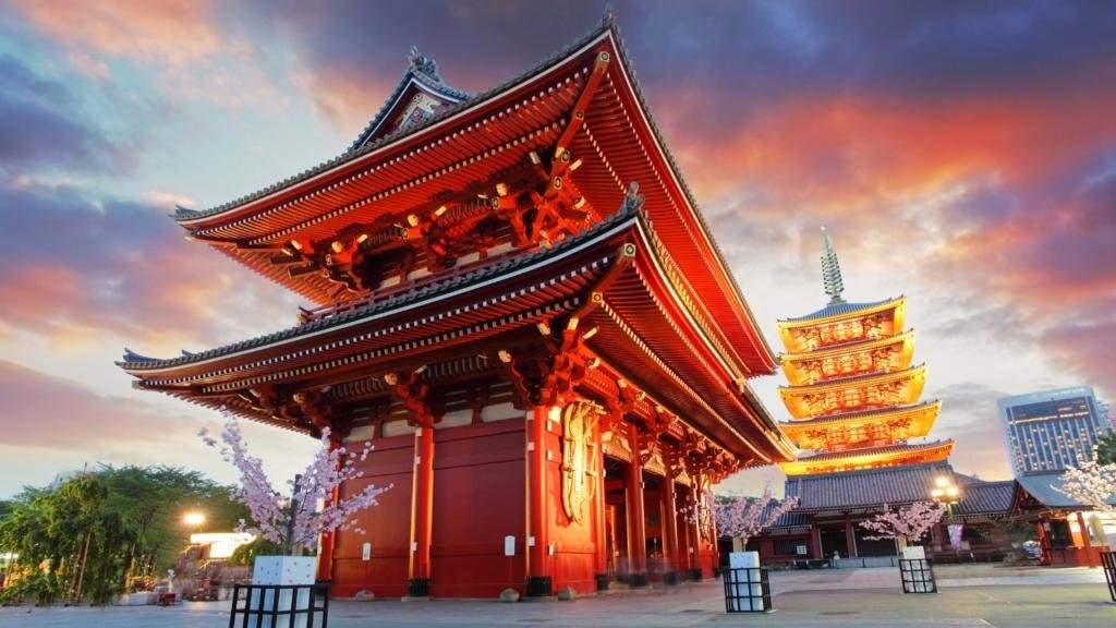 senso-ji-ad-asakusa-tempio-buddista-migliori-quartieri-di-tokyo-itinerario-completo-giappone
