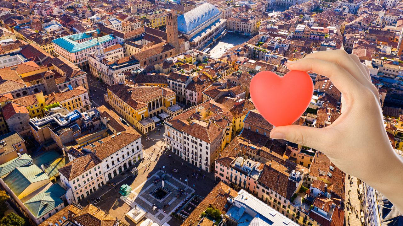 San Valentino 2024: i biglietti più belli per il 14 febbraio