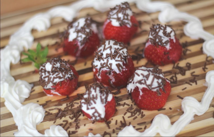 Fragole “Vulcano di Panna” in meno di 2 minuti! preview