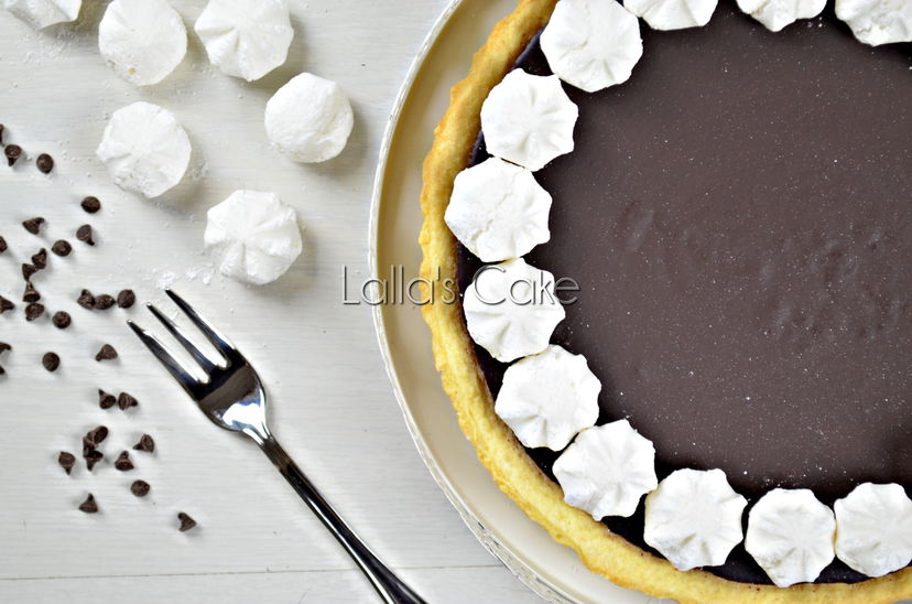 Crostata con ganache al cioccolato fondente e meringhe preview