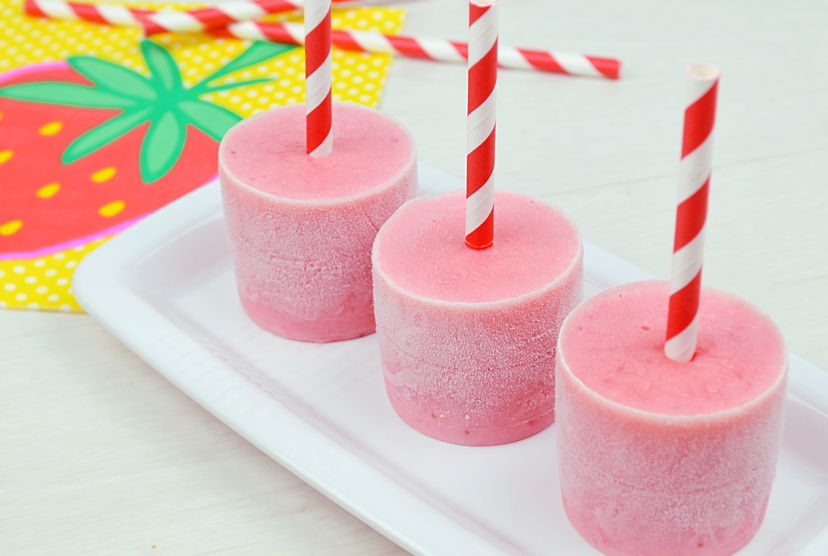 La video ricetta dei ghiaccioli fior di fragola | WEGIRLS preview