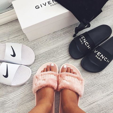 La tendenza ciabatta da mare 2020: i modelli alla moda | WEGIRLS preview