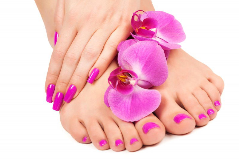 7 trucchi per far durare la manicure (e la pedicure) in Estate preview