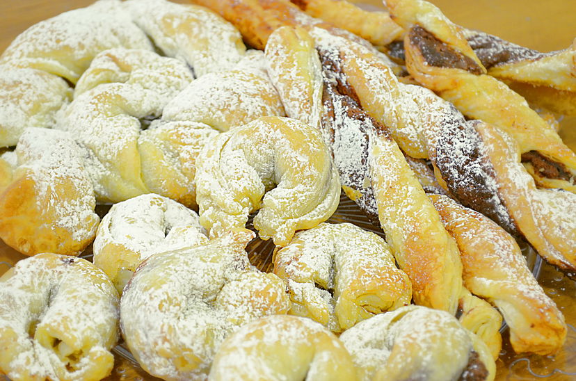 Dolcetti di Pasta Sfoglia, ripieni alla Nutella! – VIDEO RICETTA preview