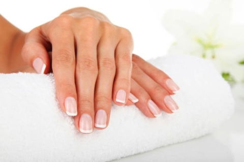 Manicure fai-da-te: pochi passaggi per unghie curate! preview