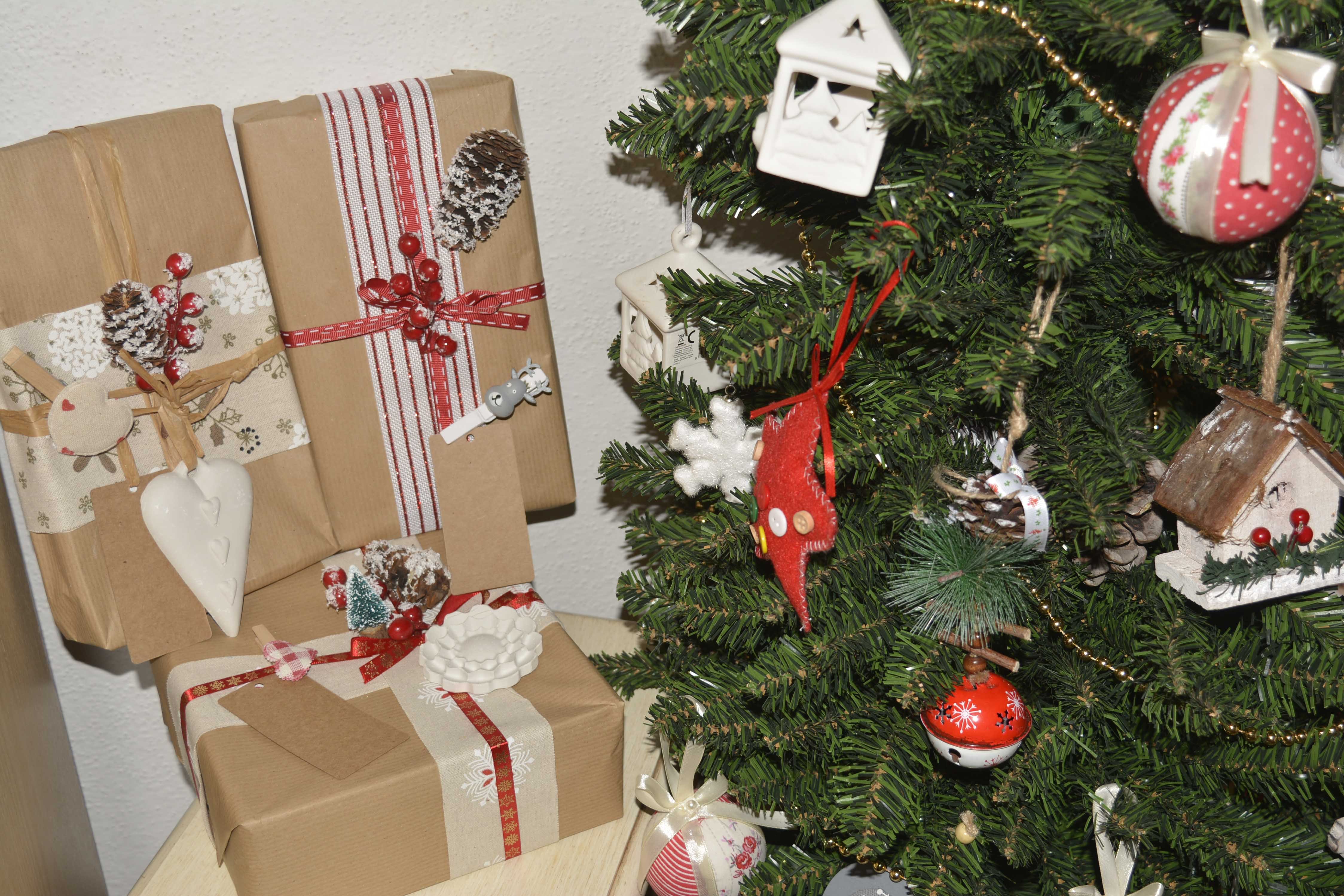 Come Confezionare I Regali Di Natale.Diy 3 Idee Per Impacchettare I Regali Di Natale Wegirls