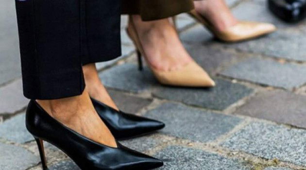 v neck shoes