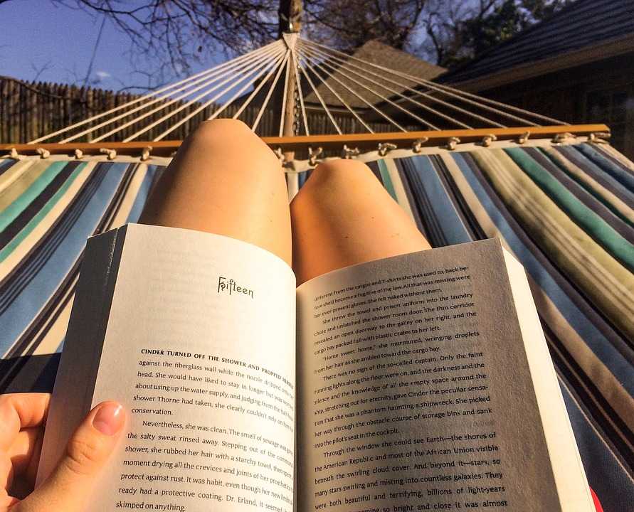 Libri da mettere in valigia per le vacanze 2020 | WEGIRLS article-post