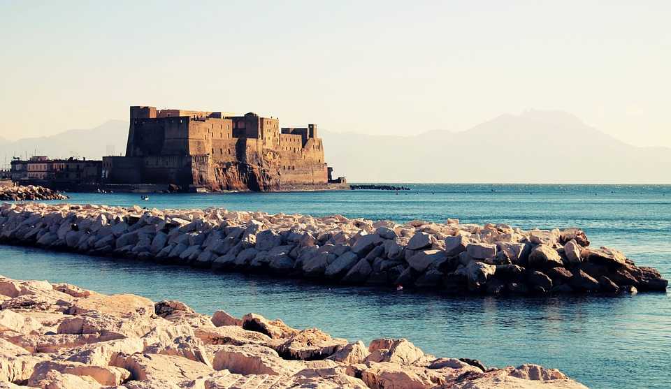 Estate italiana, i luoghi più instagrammabili della splendida Napoli | WEGIRLS article-post
