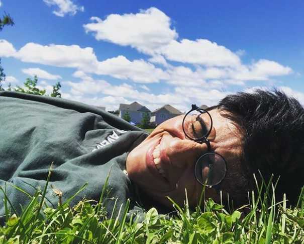 In memoria di Sarah Hegazi, morta suicida per aver sventolato la bandiera arcobaleno in Egitto | WEGIRLS article-post