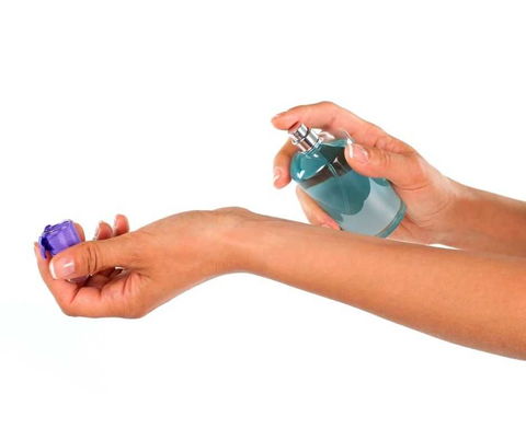 Eau de parfum: come e dove vaporizzarlo per farlo durare più a lungo preview